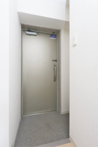 玄関　参考写真（同物件別部屋）