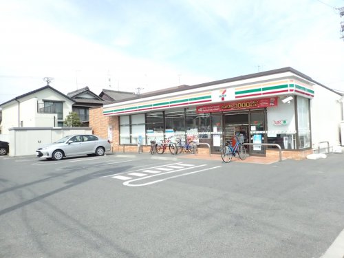 コンビニ　セブンイレブン（コンビニ）まで969m