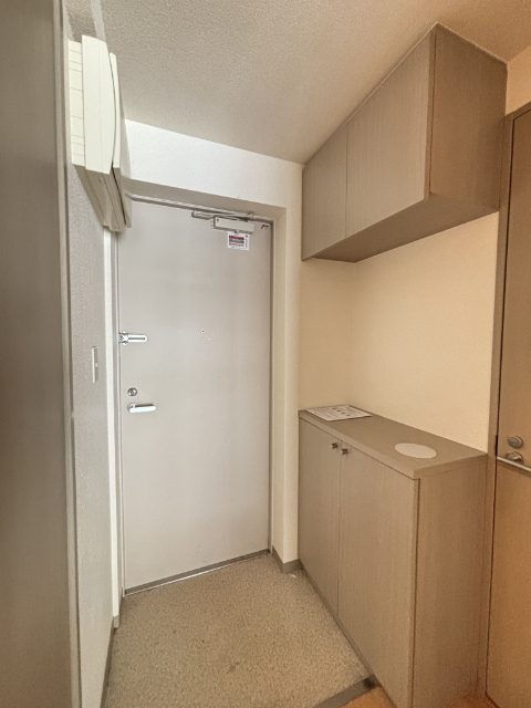 玄関　※他区画参考写真