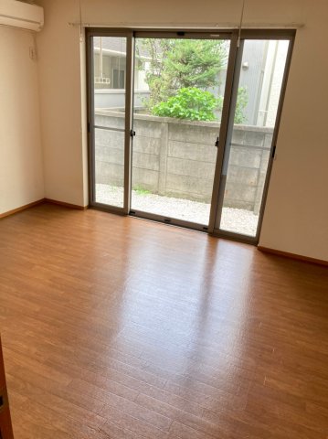 居室・リビング　★明るいフローリング調のお部屋です★