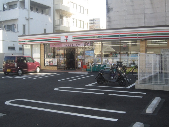 コンビニ　セブンイレブン平塚明石町店（コンビニ）まで477m