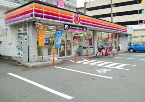 コンビニ　コンビニ（コンビニ）まで1025m
