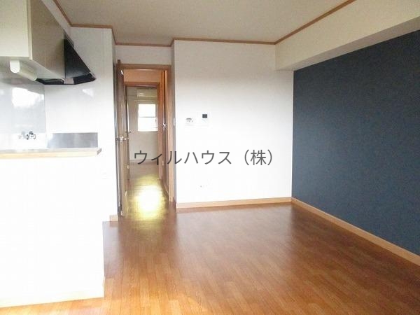 居室・リビング　オシャレなアクセントクロス！