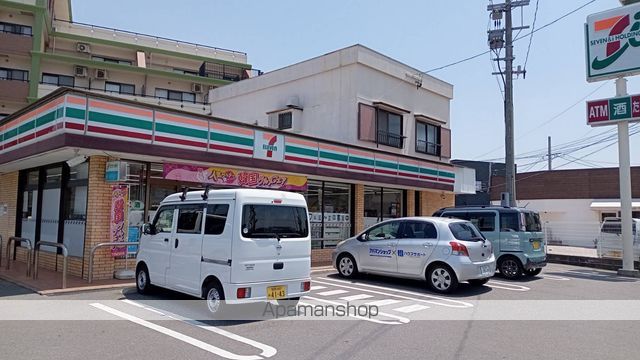 コンビニ　セブンイレブン博多諸岡店（コンビニ）まで494m