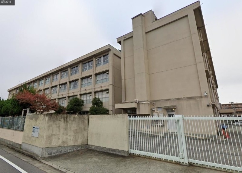 中学校　西宮市立深津中学校（中学校）まで758m