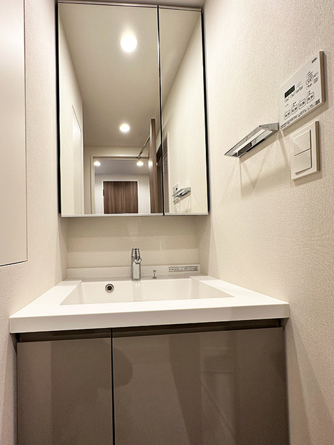 洗面設備　※写真は同タイプ住戸です。