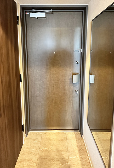 玄関　※写真は同タイプ住戸です。