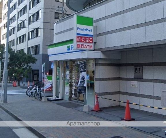 コンビニ　ファミリーマート（コンビニ）まで53m