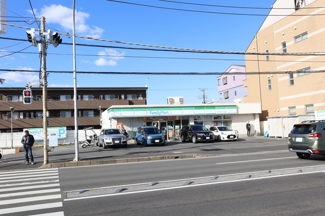コンビニ　ファミリーマート市川相之川二丁目店（コンビニ）まで625m