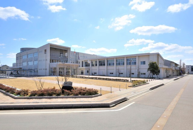 中学校　小松市立丸内中学校（中学校）まで213m