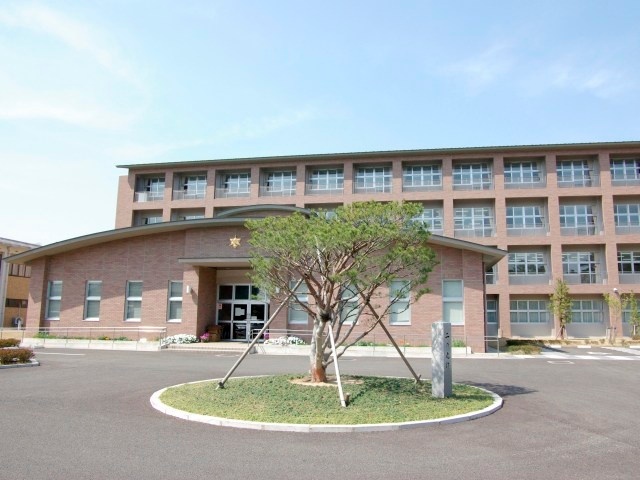 高校・高専　石川県立小松高校（高校・高専）まで681m