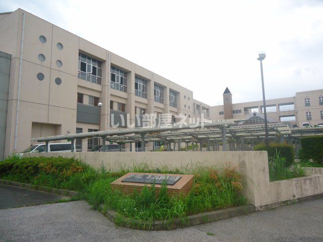 中学校　宗像市立中央中学校（中学校）まで1372m