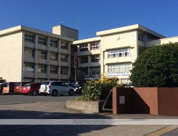 中学校　前原西中学校（中学校）まで335m