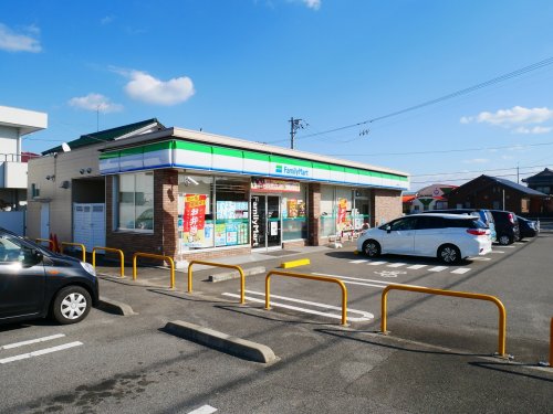 コンビニ　ファミリーマート 今治国分店（コンビニ）まで1611m