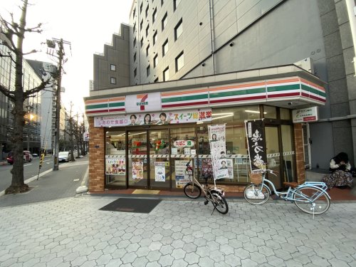 コンビニ　セブン-イレブン 大阪谷町２丁目店（コンビニ）まで216m