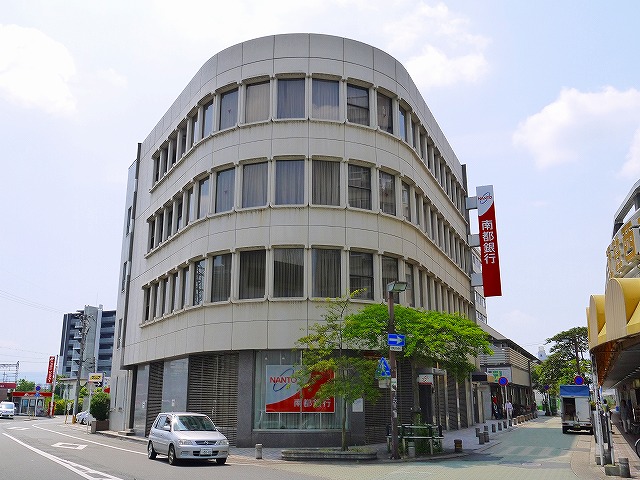 銀行　南都銀行 キャッシュコーナー 近商ストア西大寺店東側（銀行）まで584m