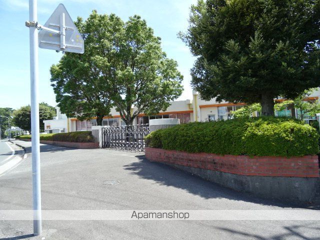 幼稚園・保育園　新居保育園（幼稚園・保育園）まで456m