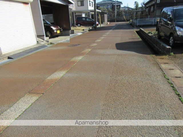 その他　前面道路（その他）まで0m