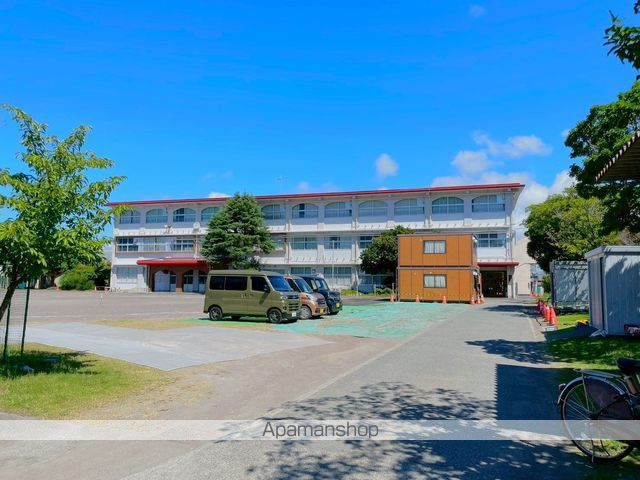 小学校　中郷小学校（小学校）まで863m