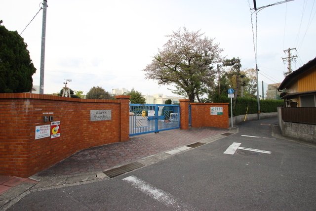 小学校　名古屋市立守山小学校（小学校）まで400m