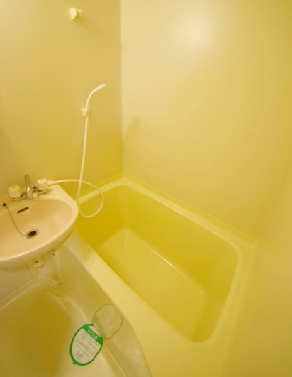 バス・シャワールーム　同物件別部屋参考写真