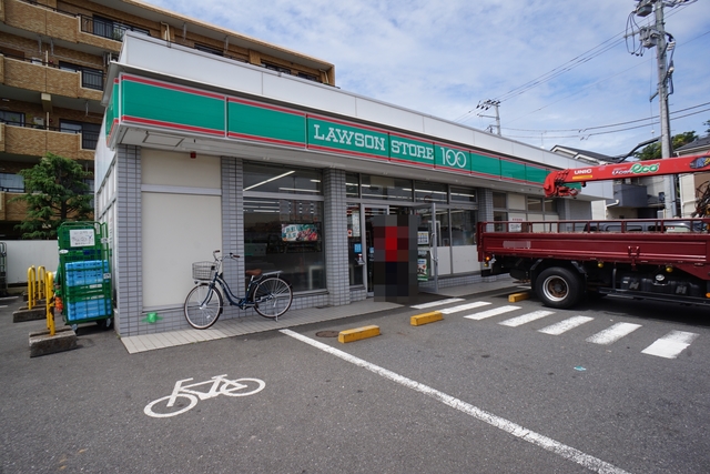 コンビニ　ローソンストア100中山競馬場通り店（コンビニ）まで393m
