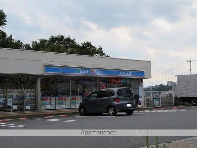 コンビニ　ローソン（コンビニ）まで147m