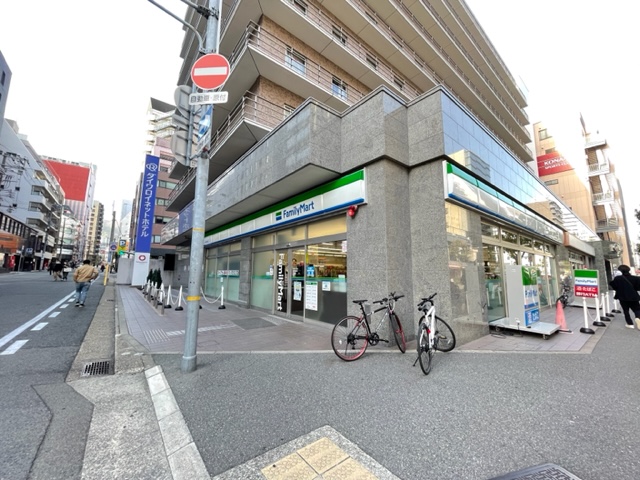 コンビニ　ファミリーマート神戸御幸通店（コンビニ）まで296m