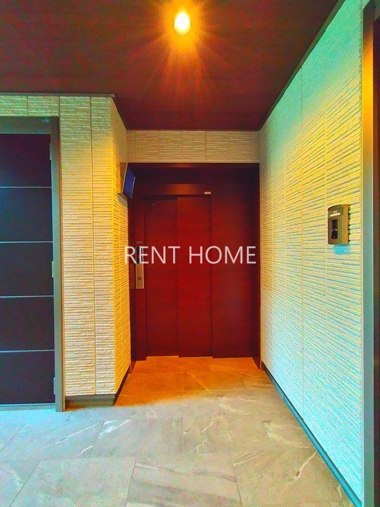 ロビー　エレベーター付きです