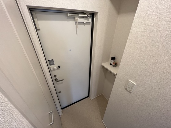 玄関　※別部屋の写真です
