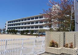 小学校　姫路市立妻鹿小学校（小学校）まで300m