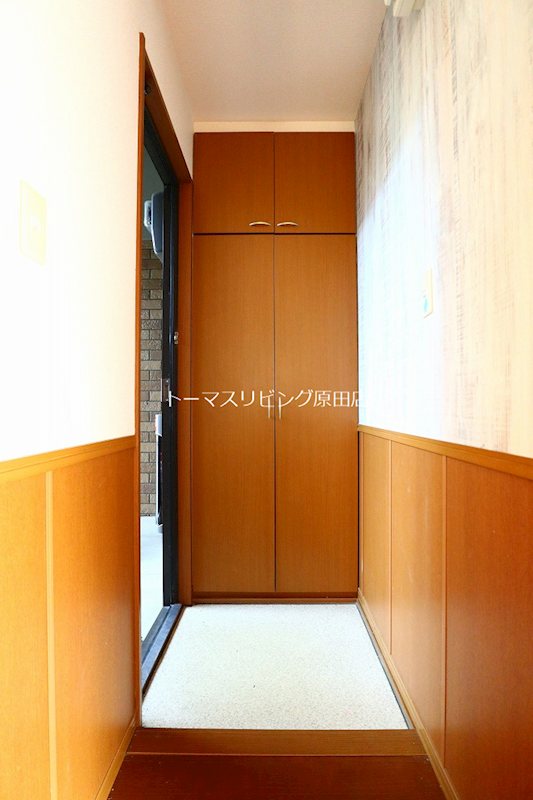 玄関　102号室写真