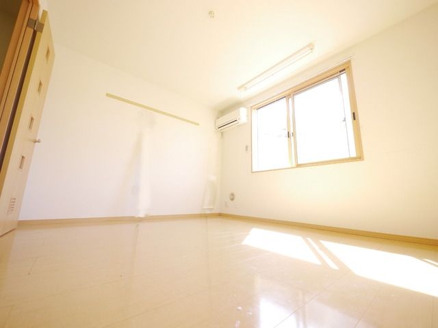 居室・リビング　★きれいなフローリングのお部屋です★