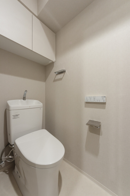 トイレ　※写真は同タイプ住戸です。