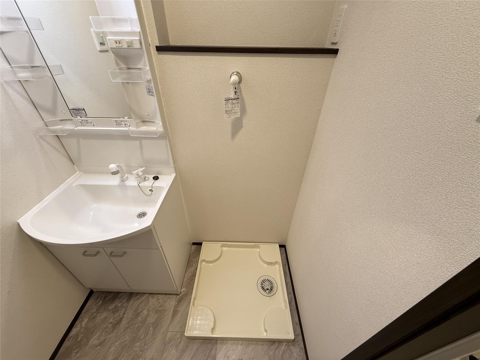 その他　室内洗濯機置場です