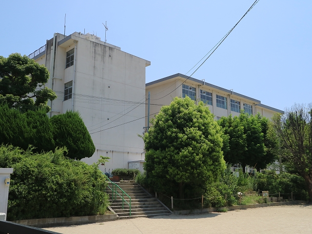 小学校　福岡市立小笹小学校（小学校）まで563m
