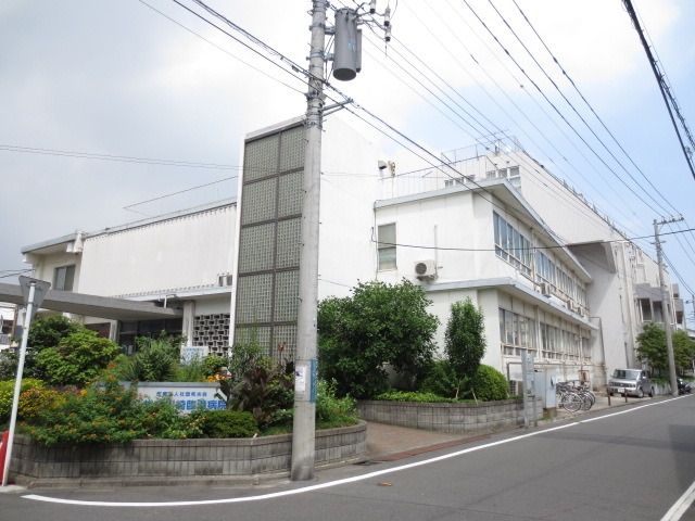 中学校　川崎市立川中島中学校（中学校）まで680m