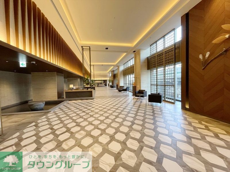 エントランス　お問合せは(株)タウンハウジングレジデンス事業部　赤坂店・…