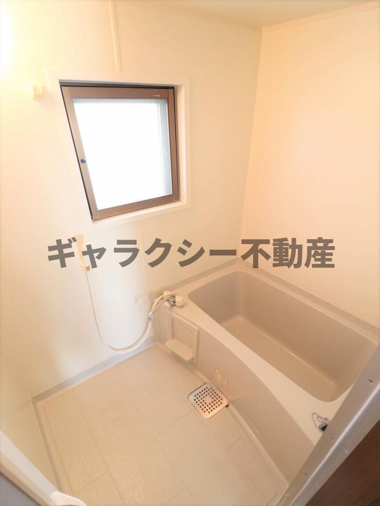 バス・シャワールーム　窓もあり換気出来ます