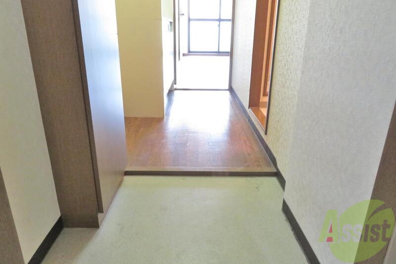 玄関　広めの玄関はお友達が来ても大丈夫そうな広さです。
