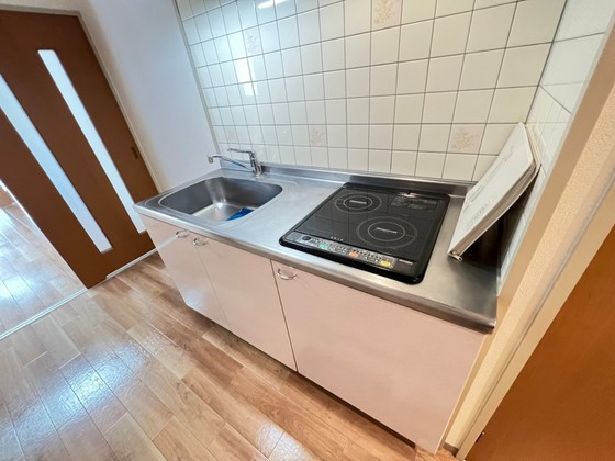 キッチン　※別部屋の写真です