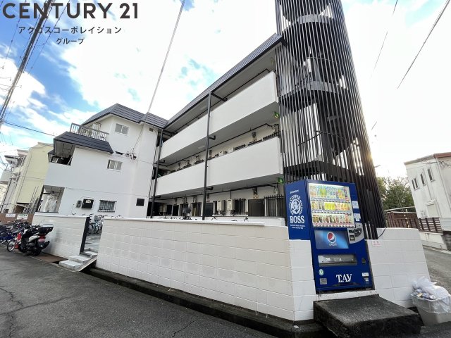 建物外観　居住者専用のごみ置き場があります！