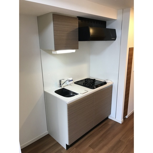 キッチン　※部屋タイプによって色が異なる場合がございます