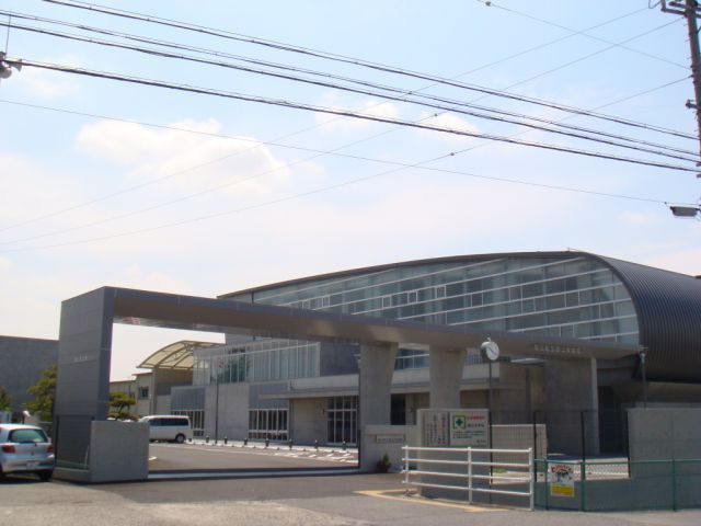 中学校　蟹江町立蟹江中学校（中学校）まで1017m