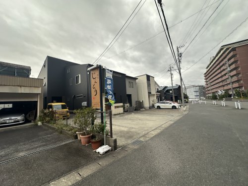 飲食店　じんとり和（飲食店）まで111m