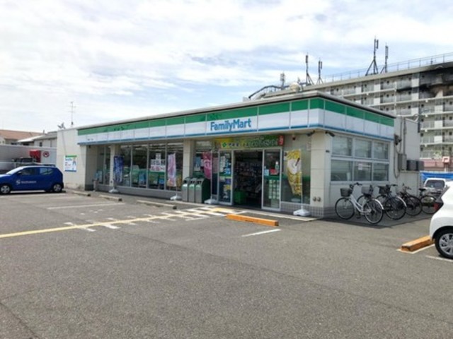 コンビニ　ファミリーマート小浦忠岡東店（コンビニ）まで504m