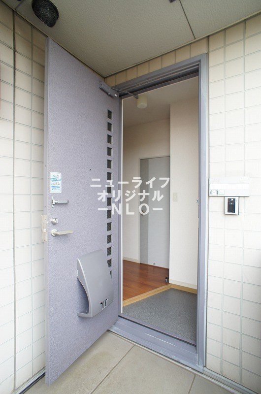 玄関　高さのあるシューズボックス付きの玄関です☆