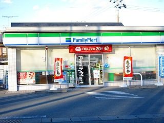 コンビニ　ファミリーマート松阪宝塚町店（コンビニ）まで1107m