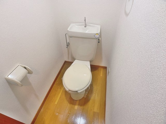 トイレ　※このお写真は同物件の別のお部屋のお写真です。現状優先
