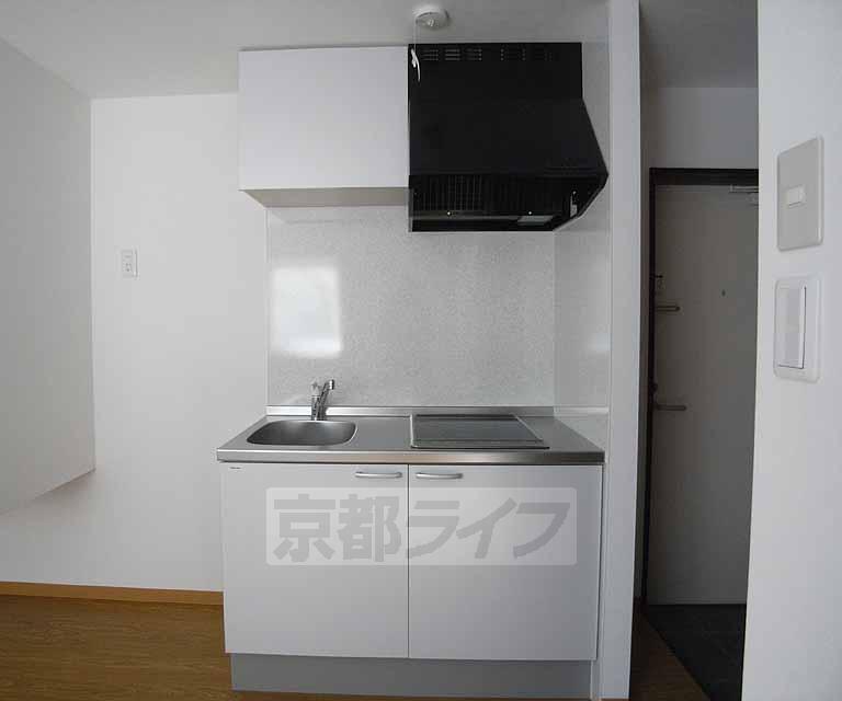 キッチン　２口ＩＨコンロ付きですよ。